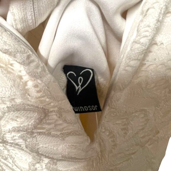 Windsor White Lace Off-Shoulder Dress – Size Small - Picture 6 of 9